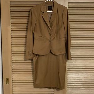 The Limited Camel Women’s Suit Size 4